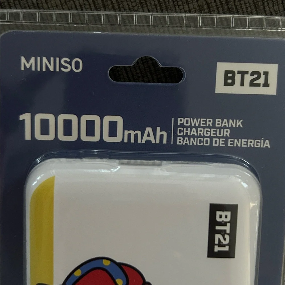 MINISO Line Friends BT21 10000mAh Ultra-thin Power Bank NWT